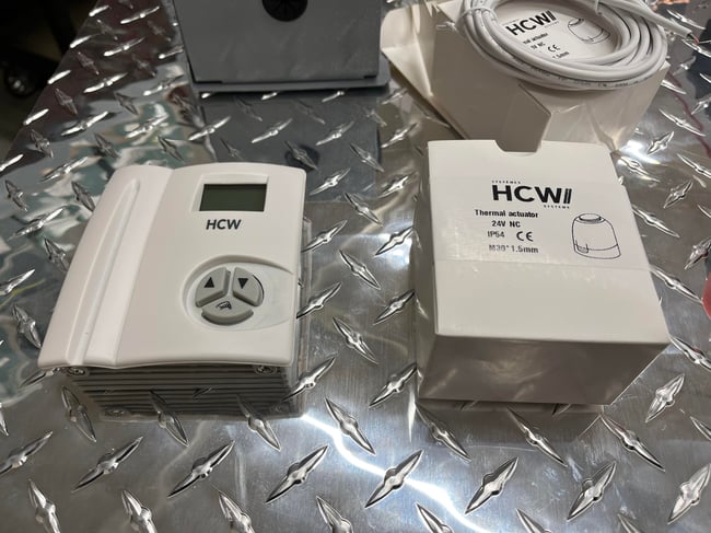 HCW regular thermostat